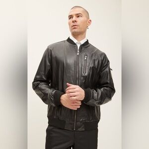 LEATHER BOMBER JACKET - BLACK
Ron Tomson men’s large